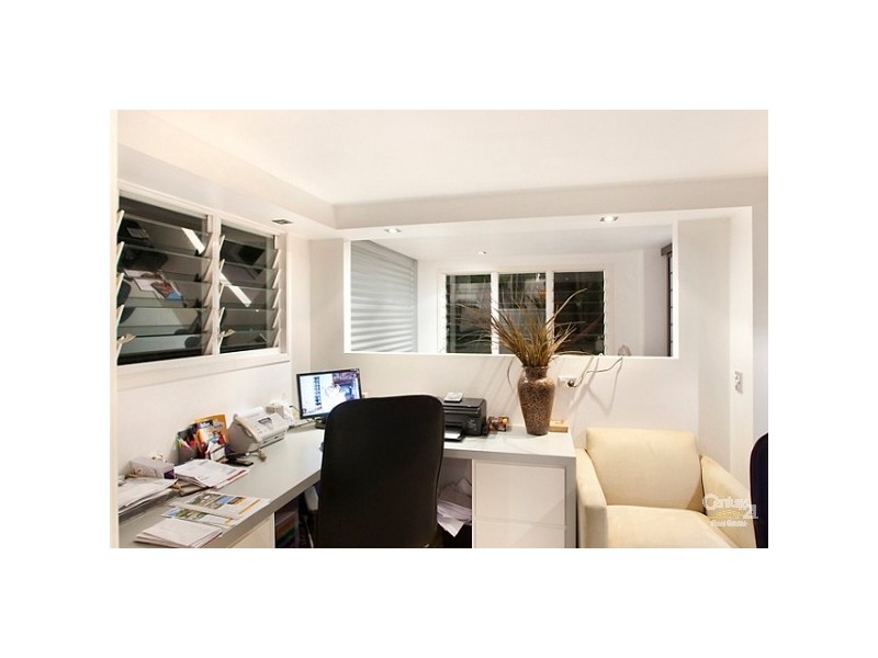 2 Voyagers Place, Sunrise Beach QLD 4567