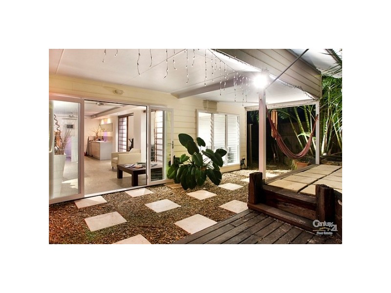 2 Voyagers Place, Sunrise Beach QLD 4567