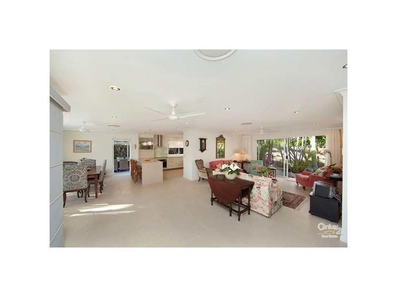 24 Oceania Crescent, Sunshine Beach QLD 4567