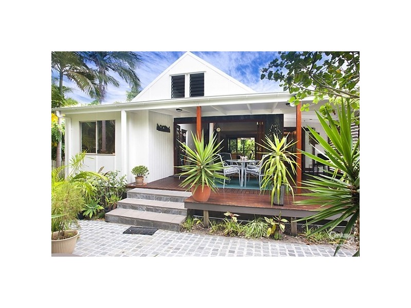 16 Adams Street, Sunshine Beach QLD 4567