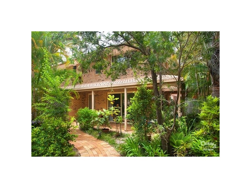 2/15 Parkedge Road, Sunshine Beach QLD 4567