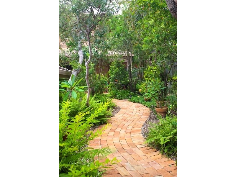 2/15 Parkedge Road, Sunshine Beach QLD 4567