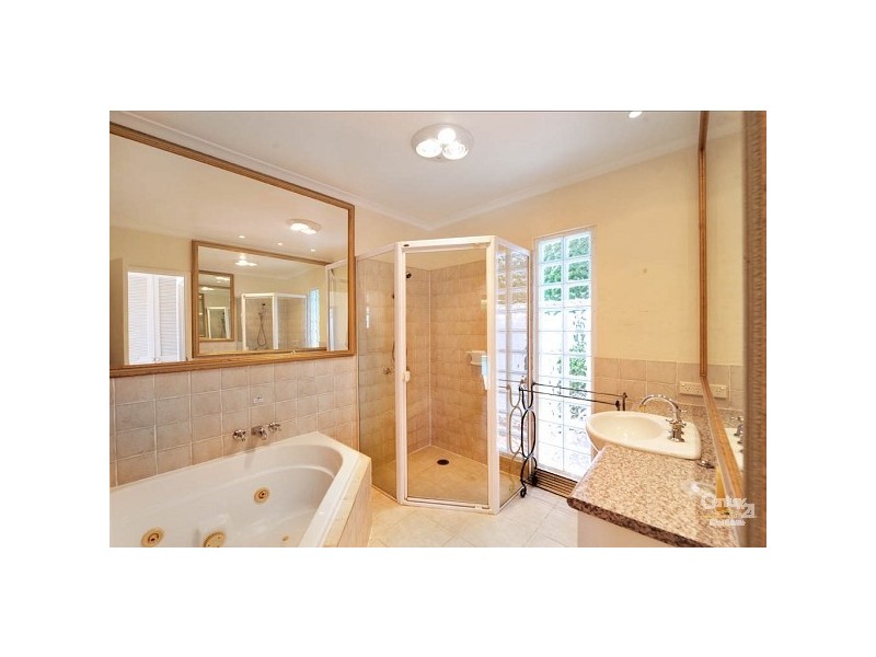 9 Wesley Court, Noosa Heads QLD 4567