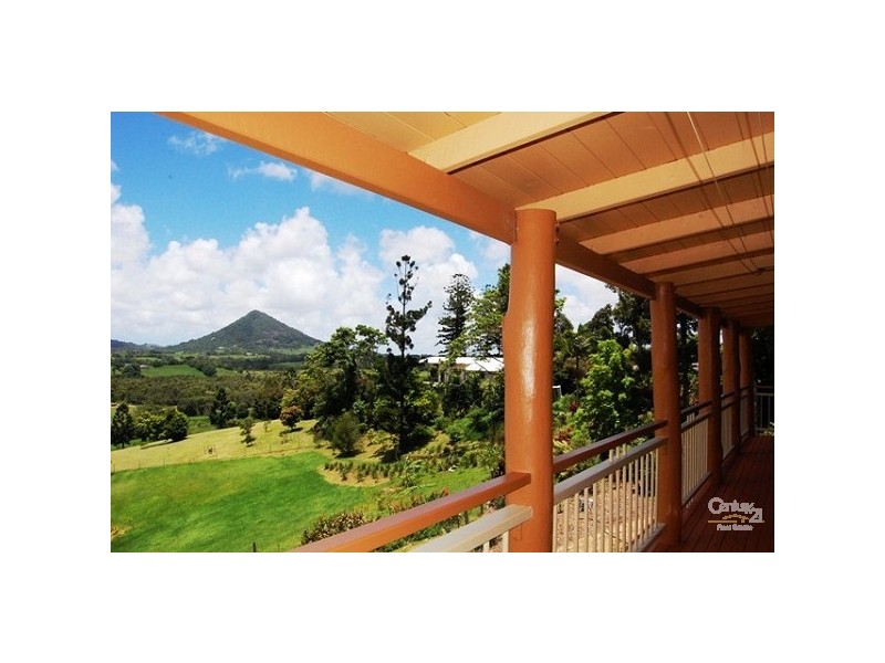 18 Pine Tree Drive, Lake Macdonald QLD 4563