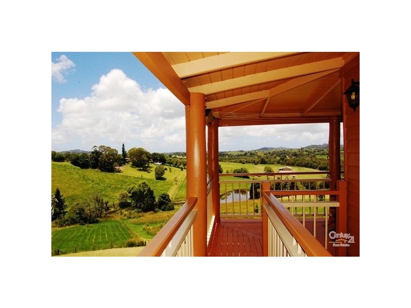 18 Pine Tree Drive, Lake Macdonald QLD 4563