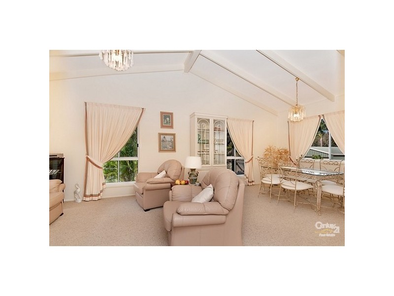 5 Kingsgate Drive, Tinbeerwah QLD 4563