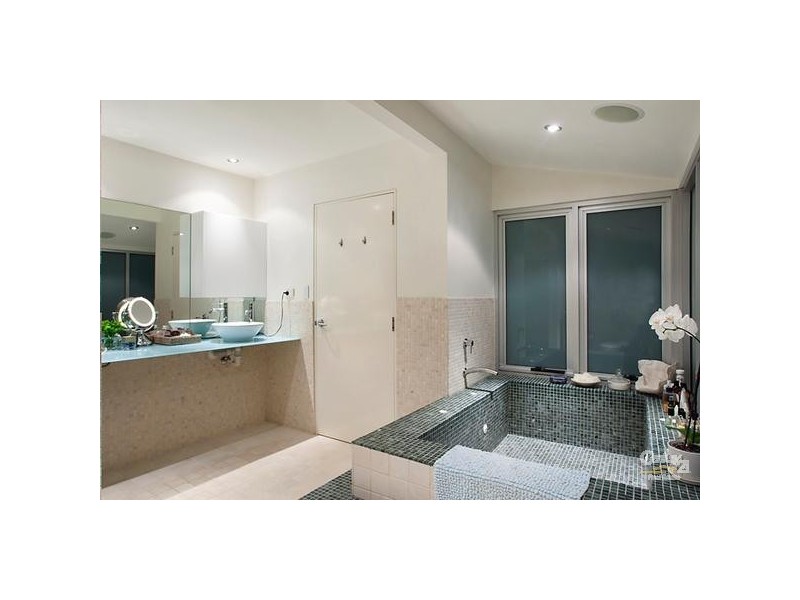 4 Whale Drive, Sunshine Beach QLD 4567