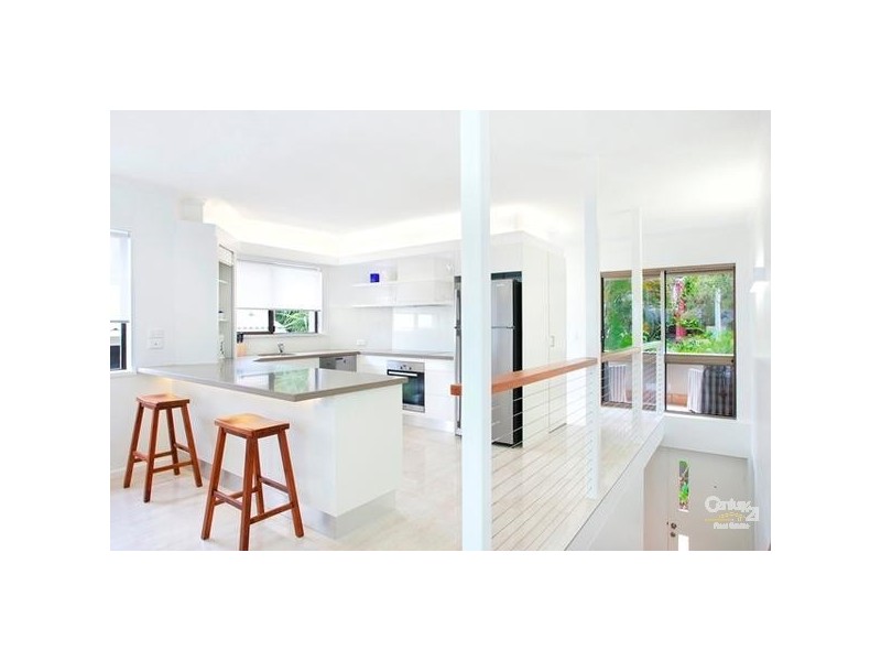 2,1 Crank Street, Sunshine Beach QLD 4567