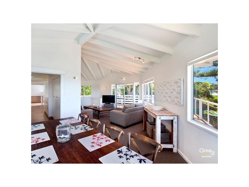 11 Arakoon Crescent, Sunshine Beach QLD 4567