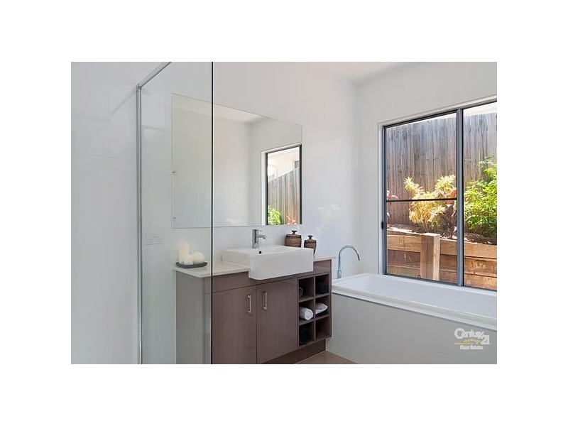202 The Avenue, Peregian Springs QLD 4573