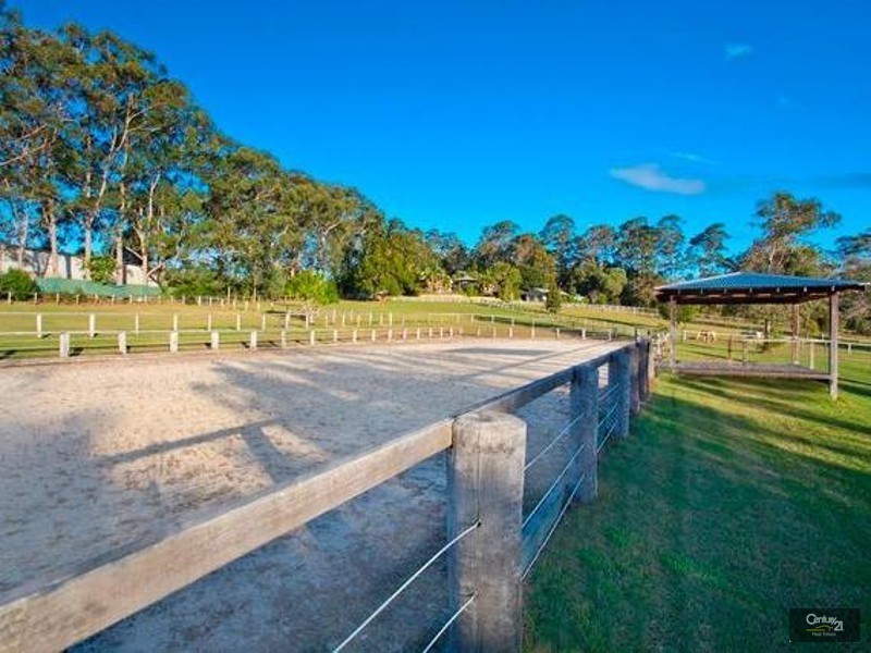 53 Hoy Road, Lake Macdonald QLD 4563