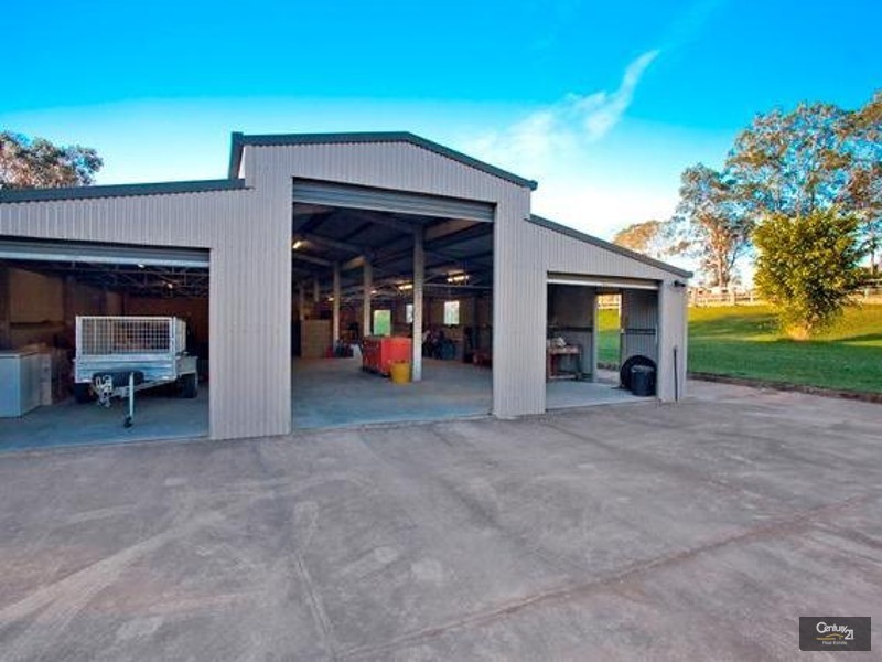 53 Hoy Road, Lake Macdonald QLD 4563