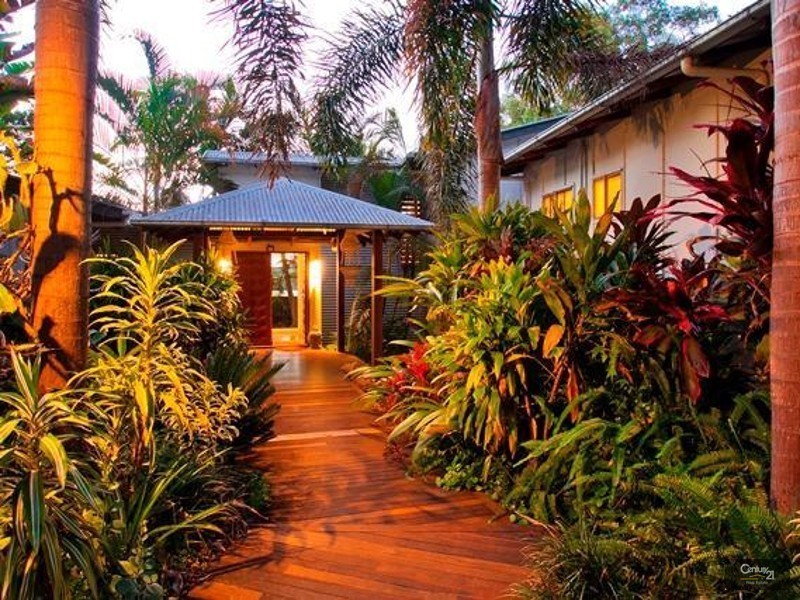 53 Hoy Road, Lake Macdonald QLD 4563