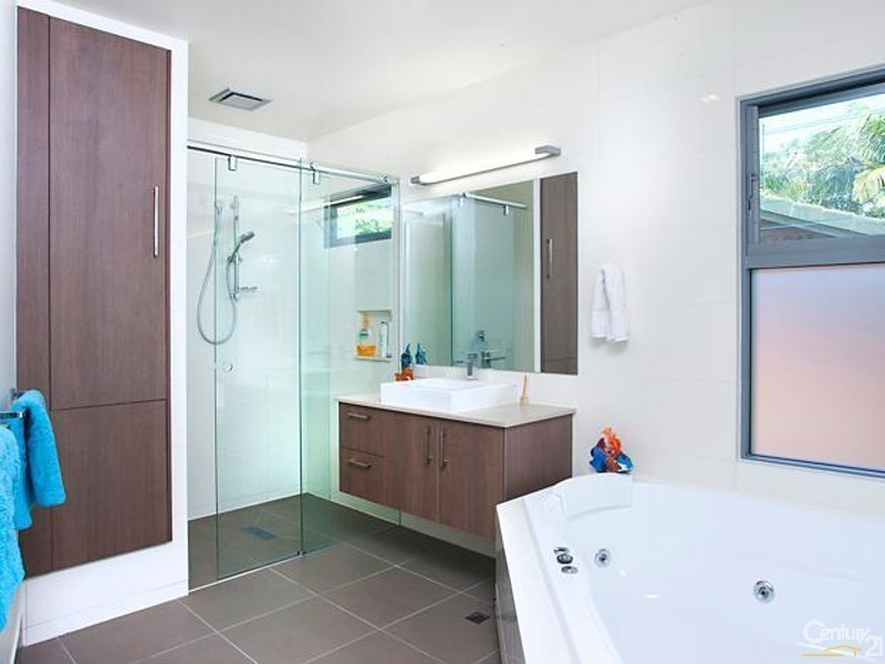 20 Depper Street, Sunshine Beach QLD 4567