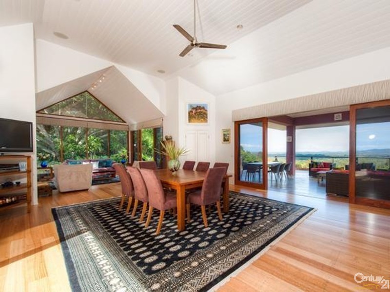 2 Smiths Road, Tinbeerwah QLD 4563