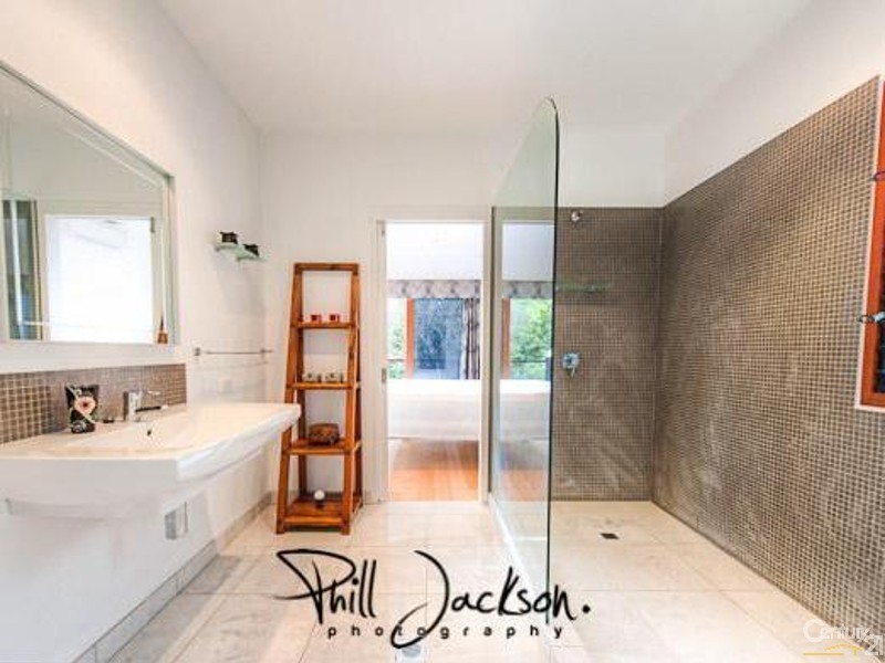 2 Smiths Road, Tinbeerwah QLD 4563