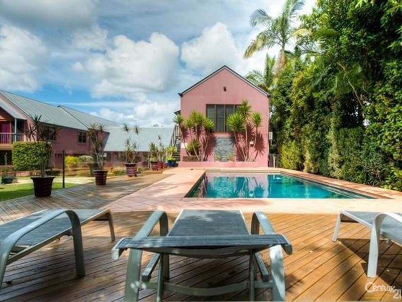 2 Smiths Road, Tinbeerwah QLD 4563