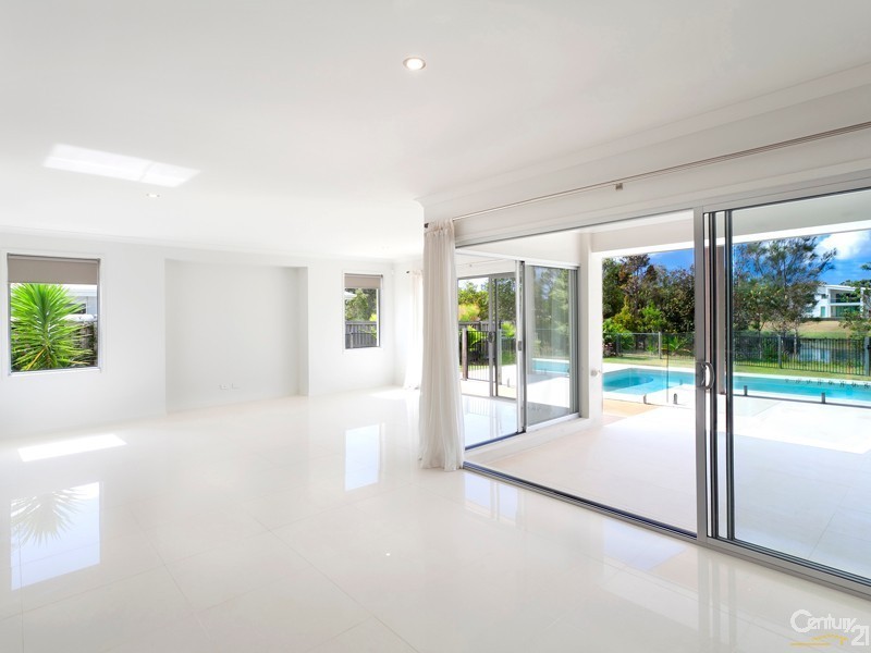 8 Attenuatta Place, Noosaville QLD 4566