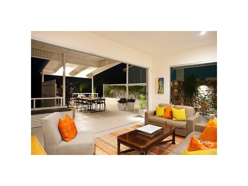 2/41 Sobraon Street, Sunrise Beach QLD 4567