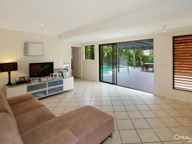 15 Oceania Crescent, Sunshine Beach QLD 4567