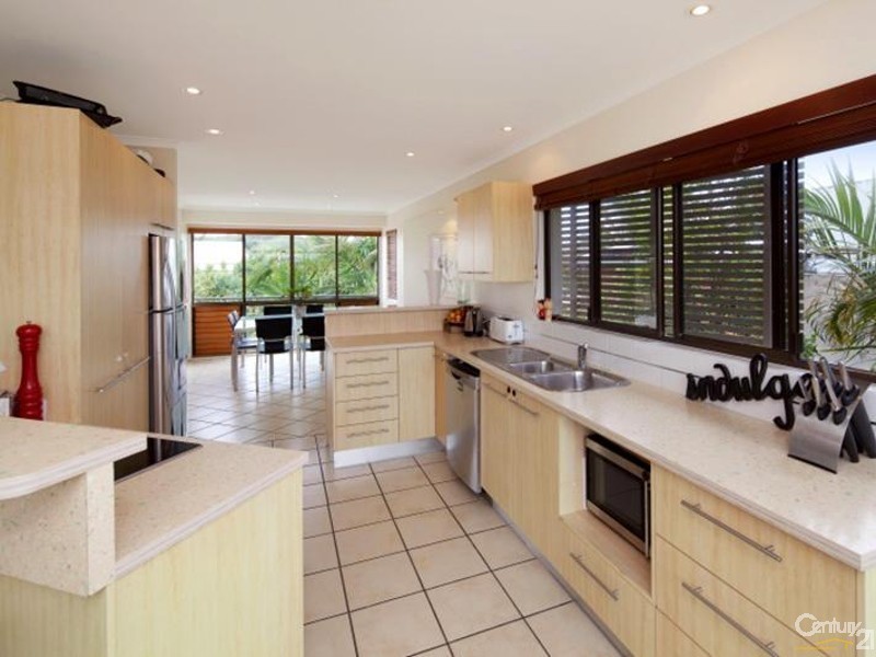 15 Oceania Crescent, Sunshine Beach QLD 4567
