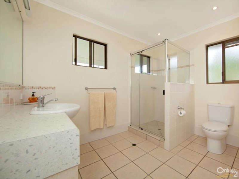 15 Oceania Crescent, Sunshine Beach QLD 4567