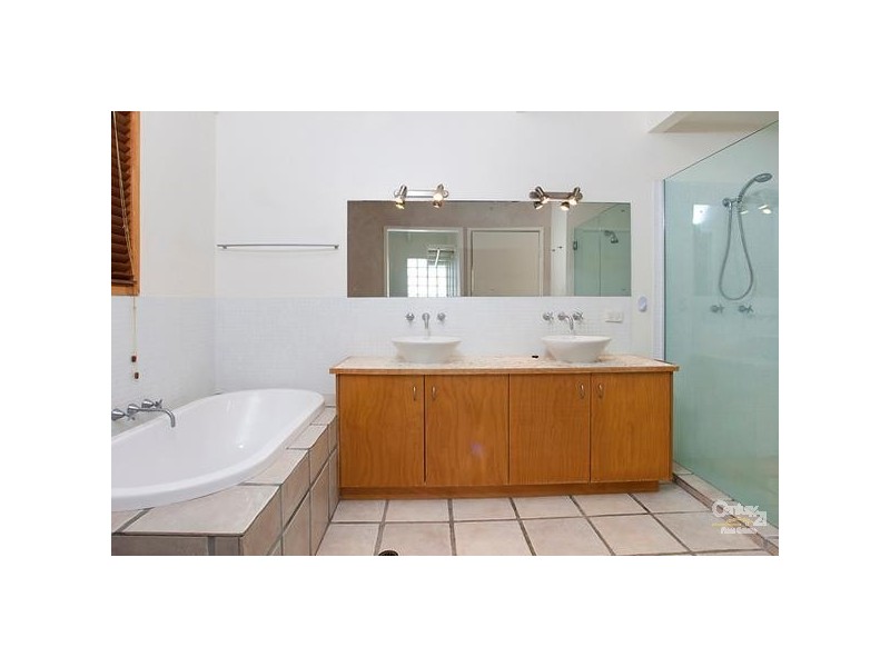 6 Weyba Street, Sunshine Beach QLD 4567