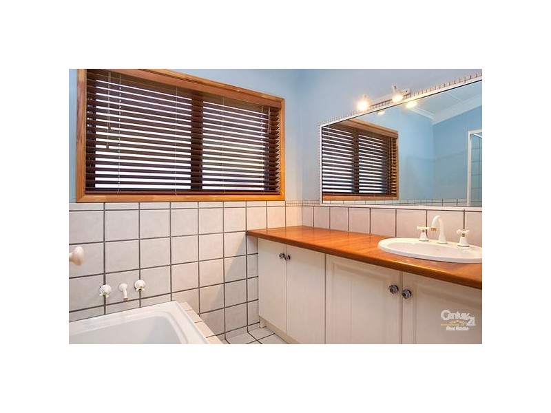 6 Weyba Street, Sunshine Beach QLD 4567