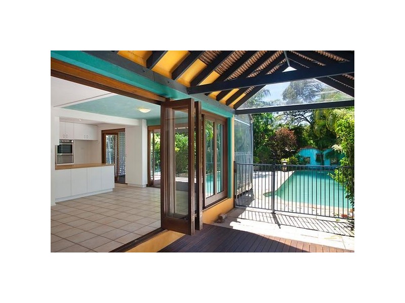 6 Weyba Street, Sunshine Beach QLD 4567