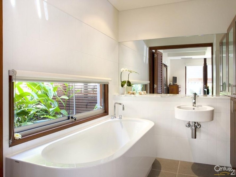 9 Wild Apple Court, Noosa Heads QLD 4567