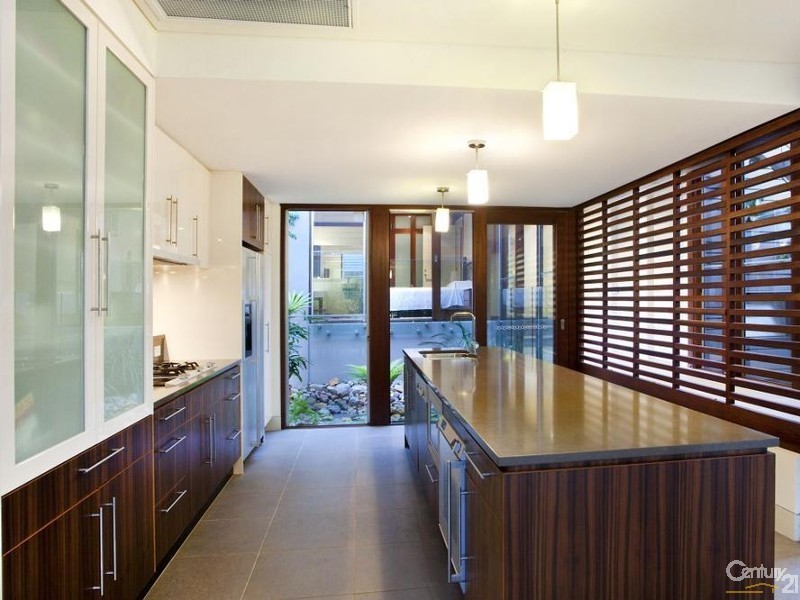 9 Wild Apple Court, Noosa Heads QLD 4567