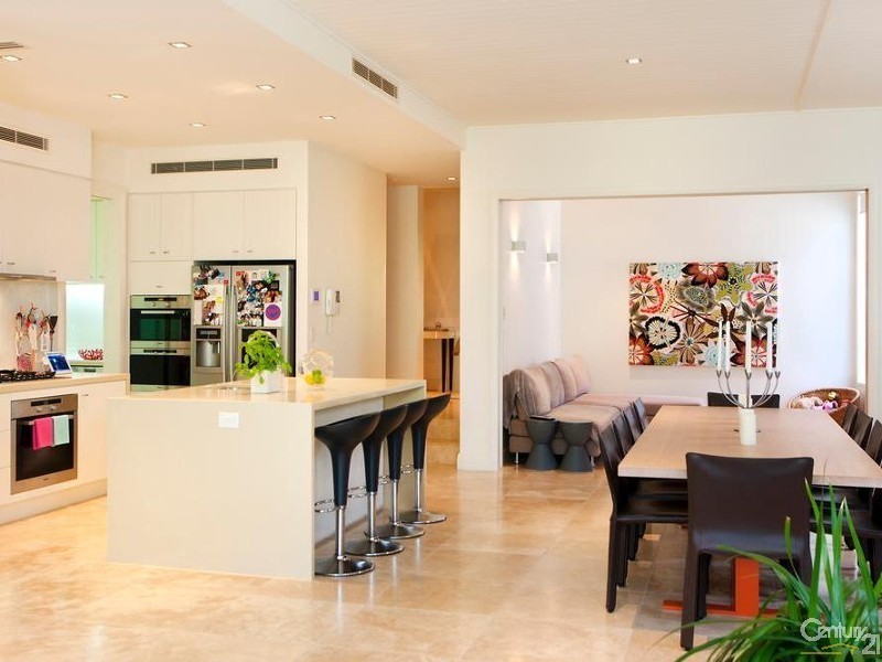 1/8 Serenity Close, Noosa Heads QLD 4567