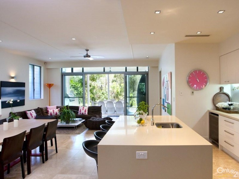 1/8 Serenity Close, Noosa Heads QLD 4567