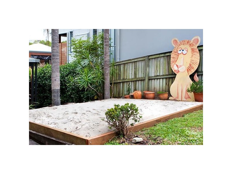 10 Adams Street, Sunshine Beach QLD 4567