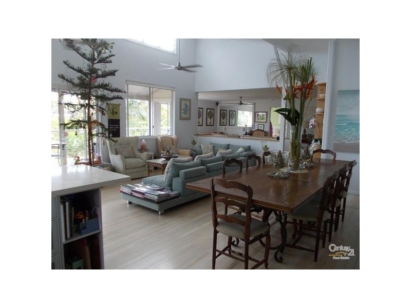 7 Bowsprit Place, Sunrise Beach QLD 4567
