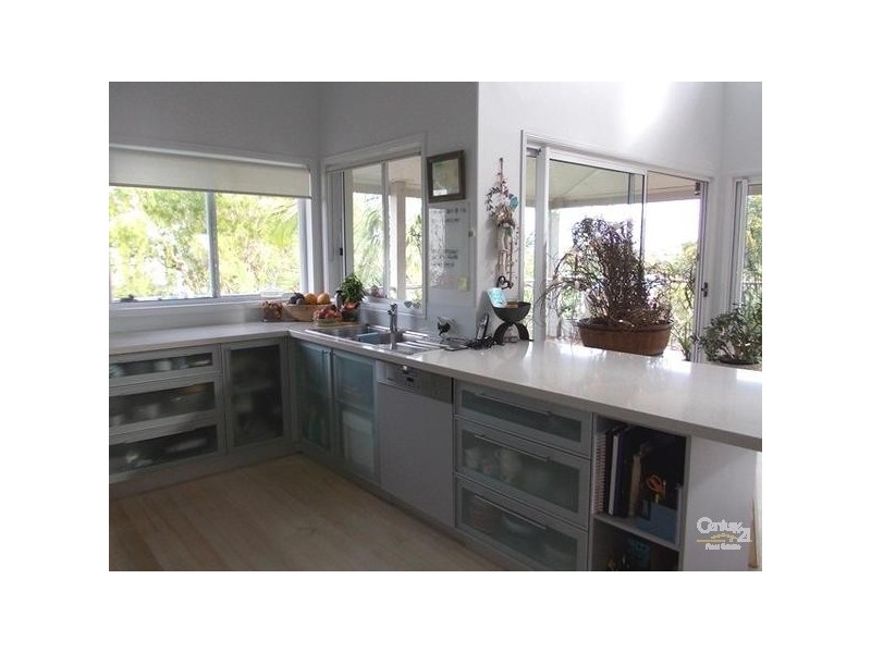 7 Bowsprit Place, Sunrise Beach QLD 4567
