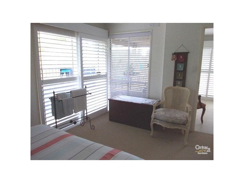 7 Bowsprit Place, Sunrise Beach QLD 4567