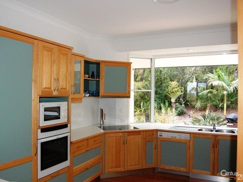 6 Wendoma Court, Tinbeerwah QLD 4563