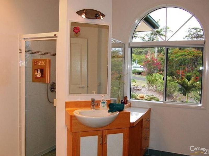 6 Wendoma Court, Tinbeerwah QLD 4563