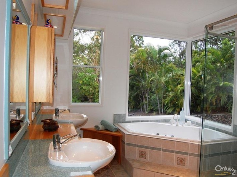 6 Wendoma Court, Tinbeerwah QLD 4563