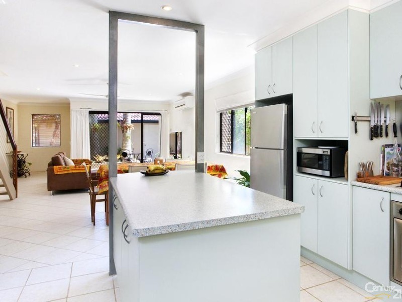 2/17 Hill Street, Sunshine Beach QLD 4567