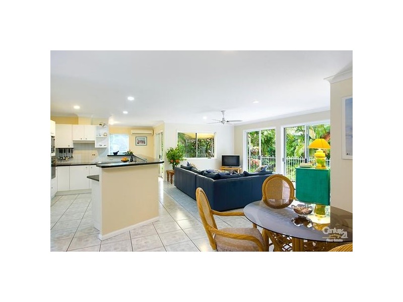 16 Oceania Crescent, Sunshine Beach QLD 4567