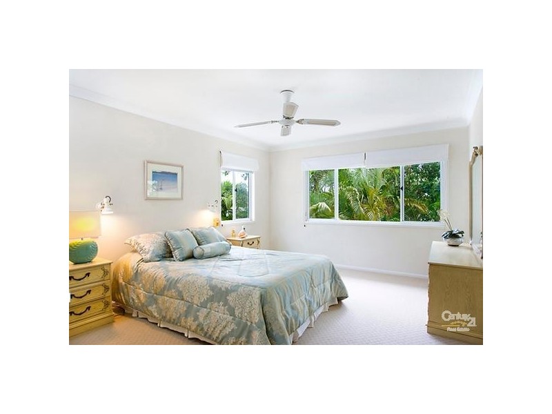 16 Oceania Crescent, Sunshine Beach QLD 4567