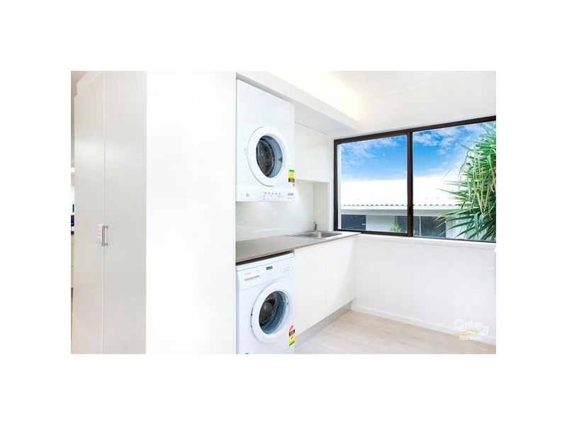 2/1 Crank Street, Sunshine Beach QLD 4567