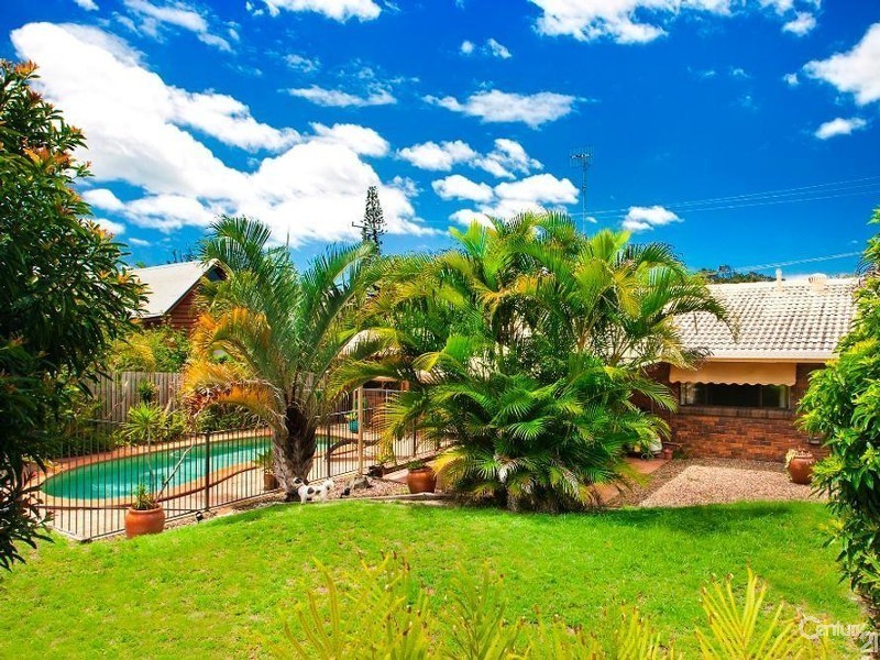 10 Orient Drive, Sunrise Beach QLD 4567