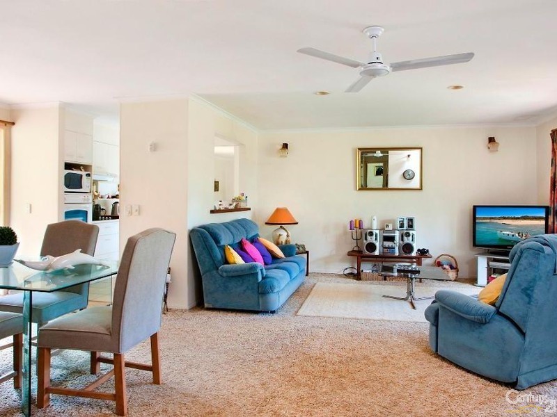 10 Orient Drive, Sunrise Beach QLD 4567