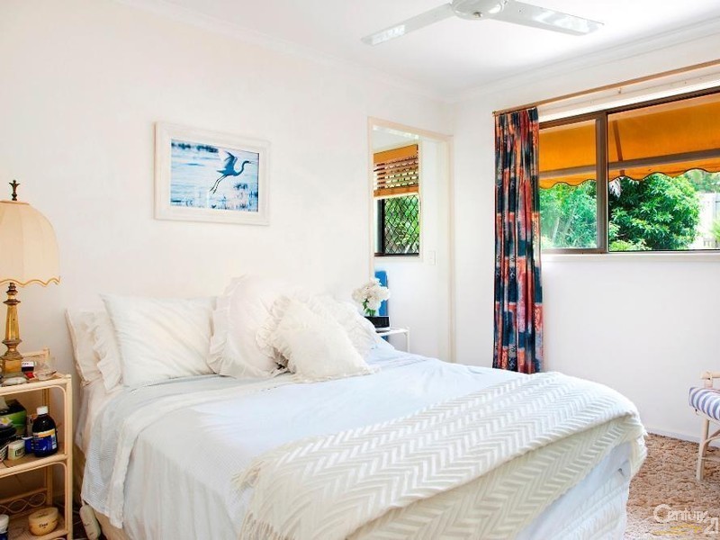 10 Orient Drive, Sunrise Beach QLD 4567