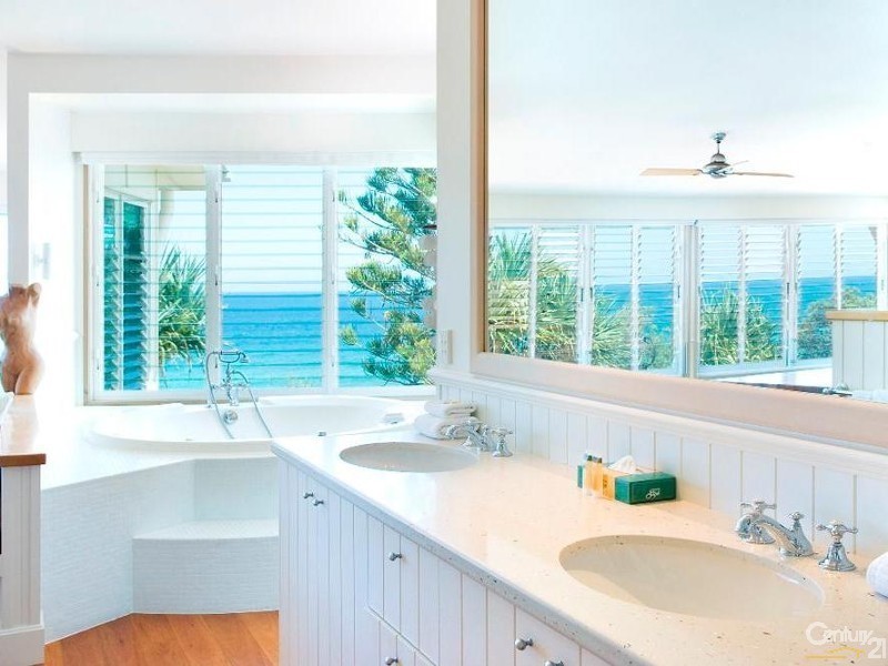 25 The Esplanade, Sunshine Beach QLD 4567