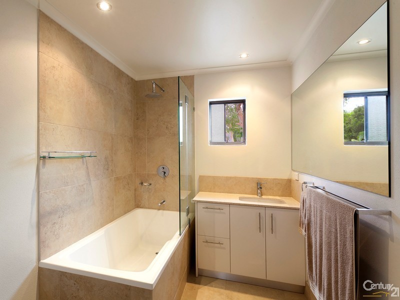 1 Corona Street, Sunshine Beach QLD 4567