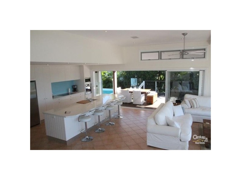 8 Dolphin Bay Drive, Sunshine Beach QLD 4567